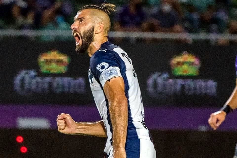 El central albiazul suma 23 goles de penal con los Rayados.