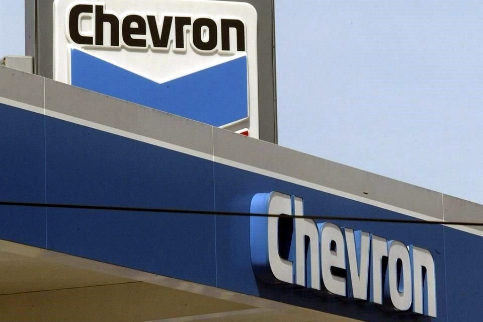 Chevron reportó una ganancia de 6 mil 110 mdd en tercer trimestre.
