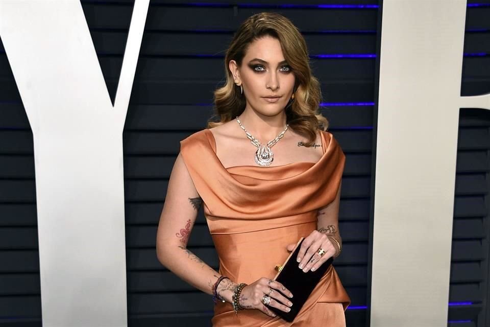 Paris Jackson, la hija de Michael Jackson, lanza su primer álbum como solista y compositora.