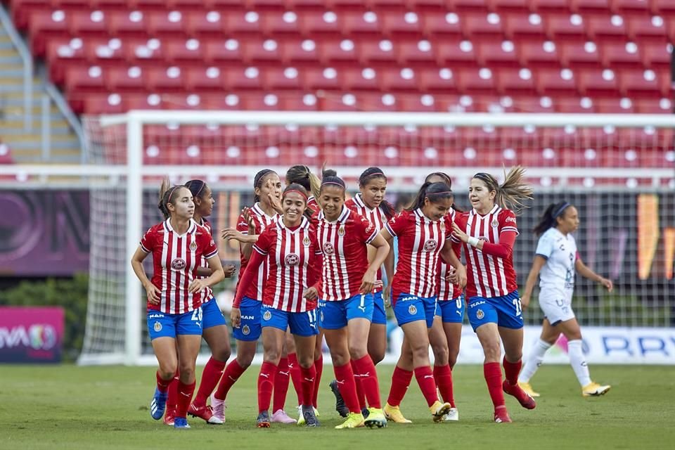 Chivas femenil está en números rojos, reconoció su directora deportiva Nelly Simón.