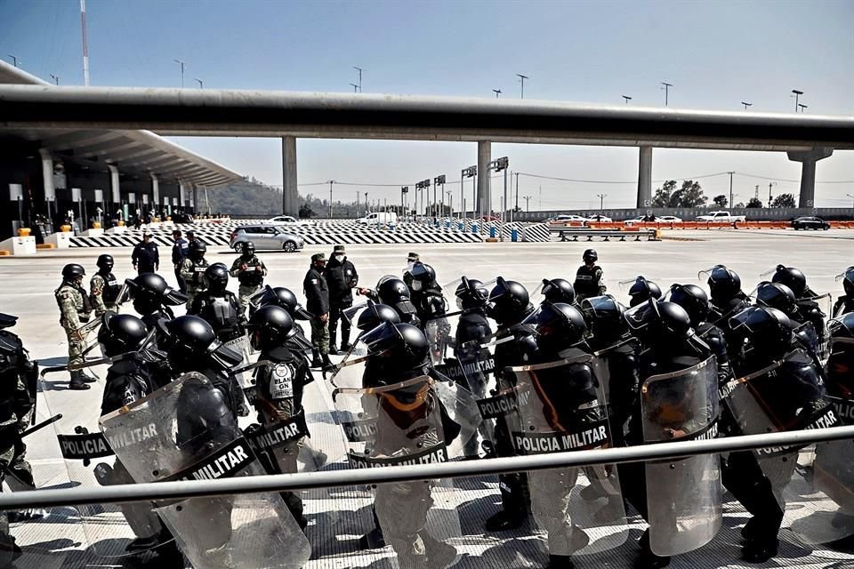 Brigadas de la Policía Militar participaron en el operativo de la Guardia Nacional para retomar el control de las casetas.