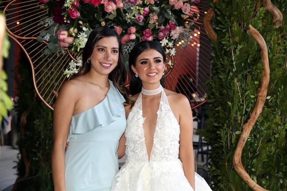 Iliana Ibarra de Sánchez y Daniela Grijalva