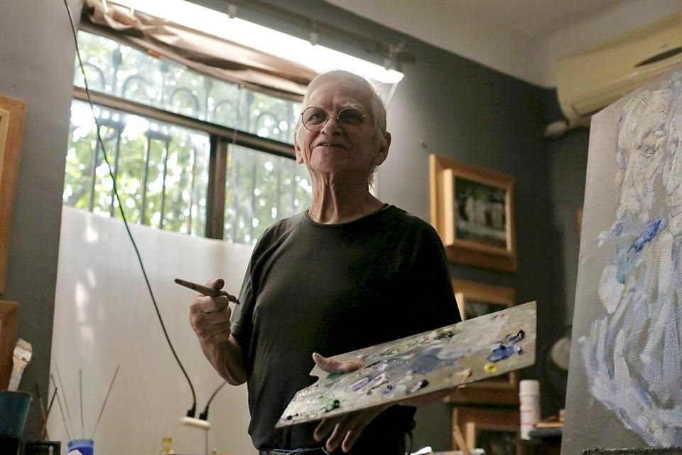 'El arte es espiritual, cada tela tiene una energía atrapada, una emoción, pero lo importante siempre es aprender, saber que esto puede ser mejor. Exigirse más, cada vez más', resalta el artista.