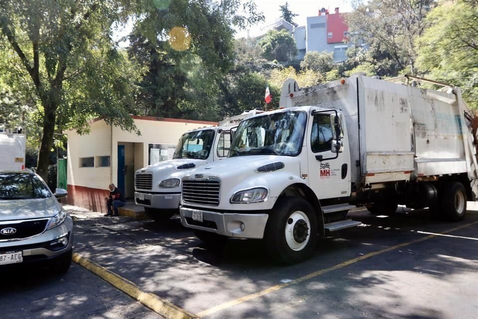 El lugar se usa para almacenar camiones de basura de la Alcaldía Miguel Hidalgo.