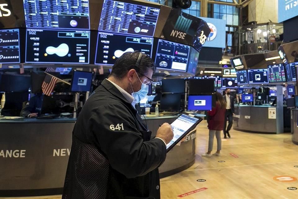 El Dow Jones, el Standard & Poor's y el Nasdaq cayeron el martes 0.56, 0.48 y 0.21 por ciento, respectivamente.