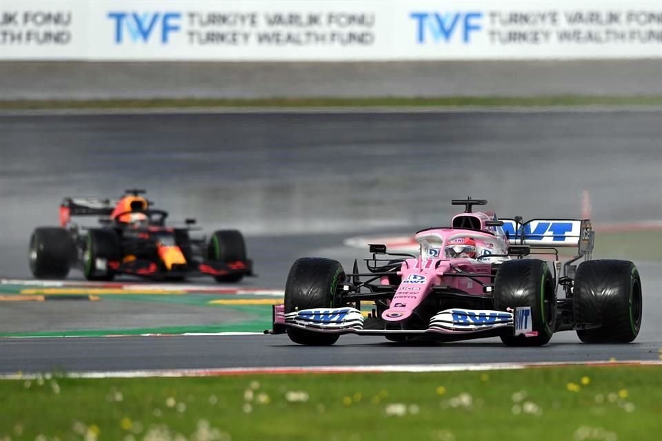 Sergio Pérez hizo una gran carrera y su premio fue terminar en la segunda posición.