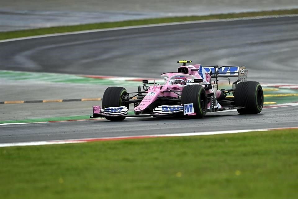 Lance Stroll no pudo y tras la pole position que logró ayer, hoy pasó algunos problemas en pits y terminó noveno en Turquía.