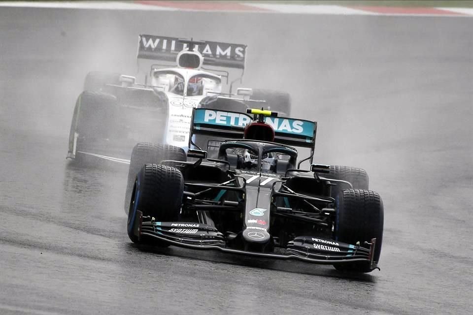 Valtteri Bottas tuvo un mal día y finalizó en la posición 13.
