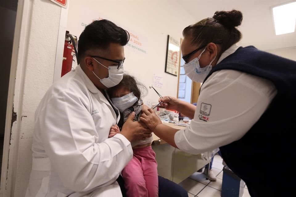 El desabasto de vacunas ha impactado en la atención de salud de los niños y ha agravado el cumplimiento de metas de vacunación en medio de la epidemia de Covid-19.