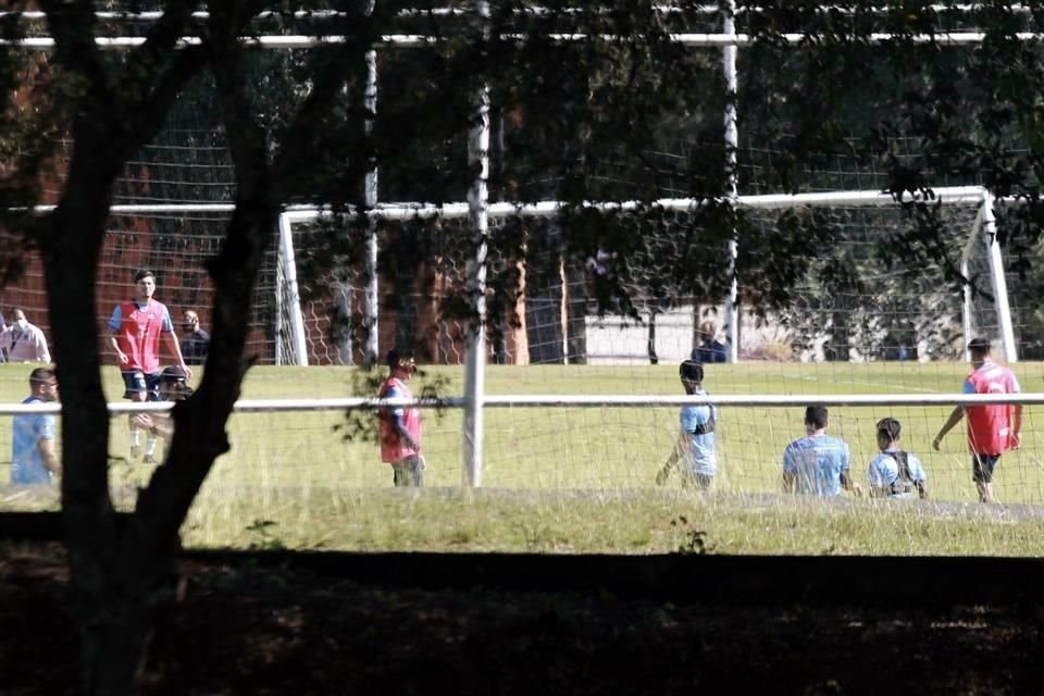 Los albiazules entrenan sin sus cinco seleccionados y Daniel Parra, quien estará fuera entre 8 y 9 meses.