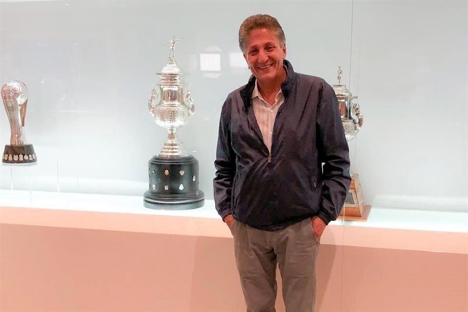 El ahora asesor del Gobierno de Zapopan, Jalisco, publicó en su cuenta de Twitter una foto que se tomó recientemente en el Museo de Chivas.