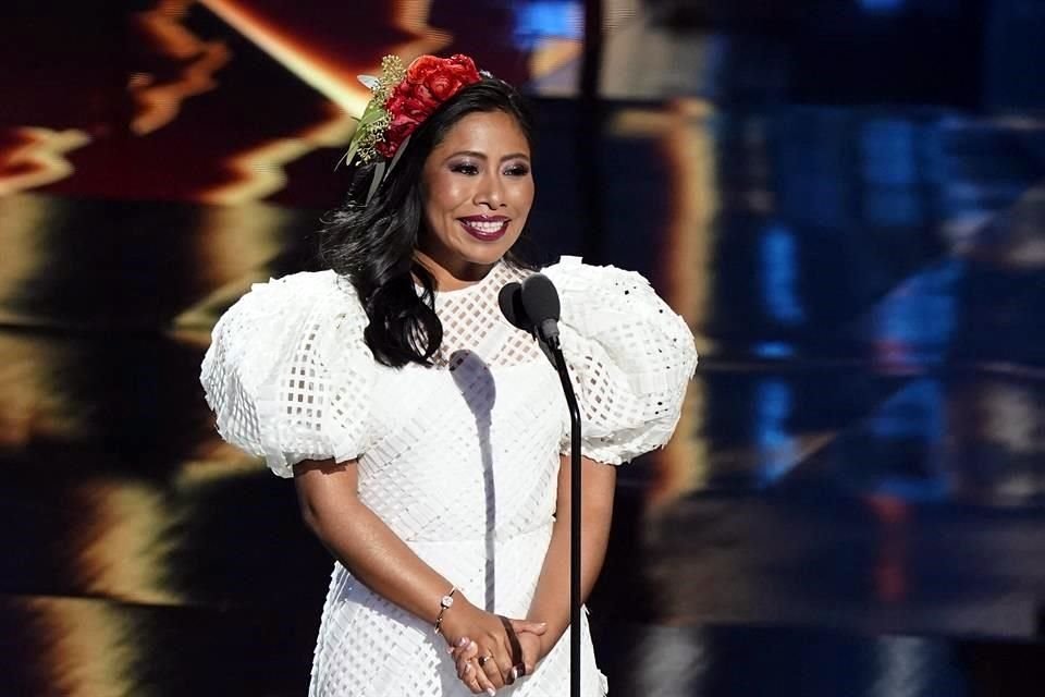 Yalitza Aparicio fue una de las conductoras de la 21 entrga de los Latin Grammy.