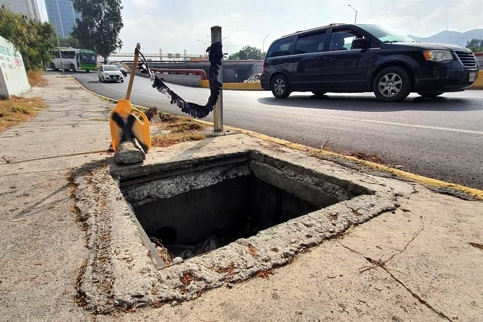 En Constitución, otro registro sin tapa tiene un 'sistema de alerta' visual para prevenir a los peatones.