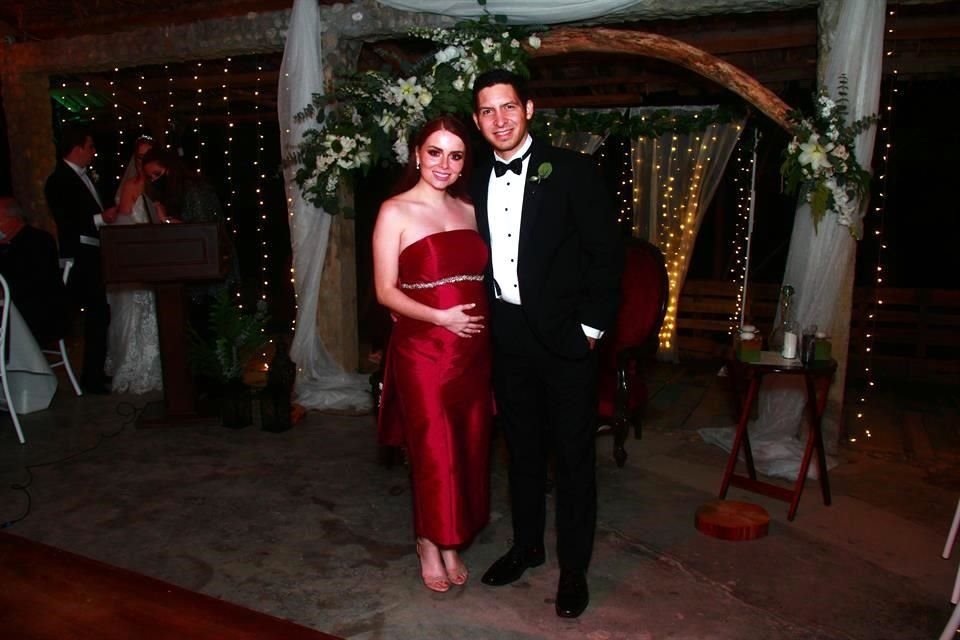 Lupita Villarreal de González y Hugo González