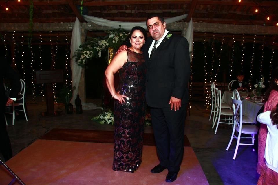 Alma Chapa y René Villarreal