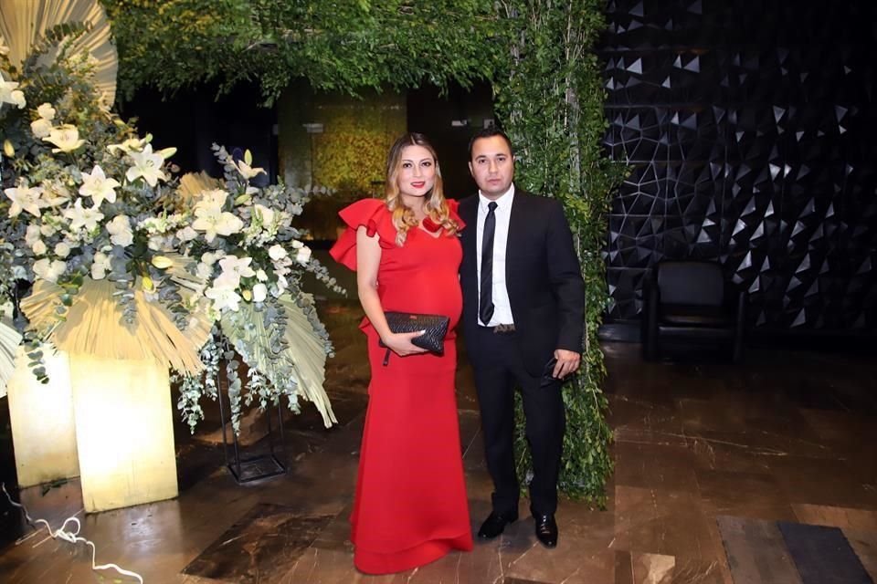 Emmanuel de León y Deyanira Garza