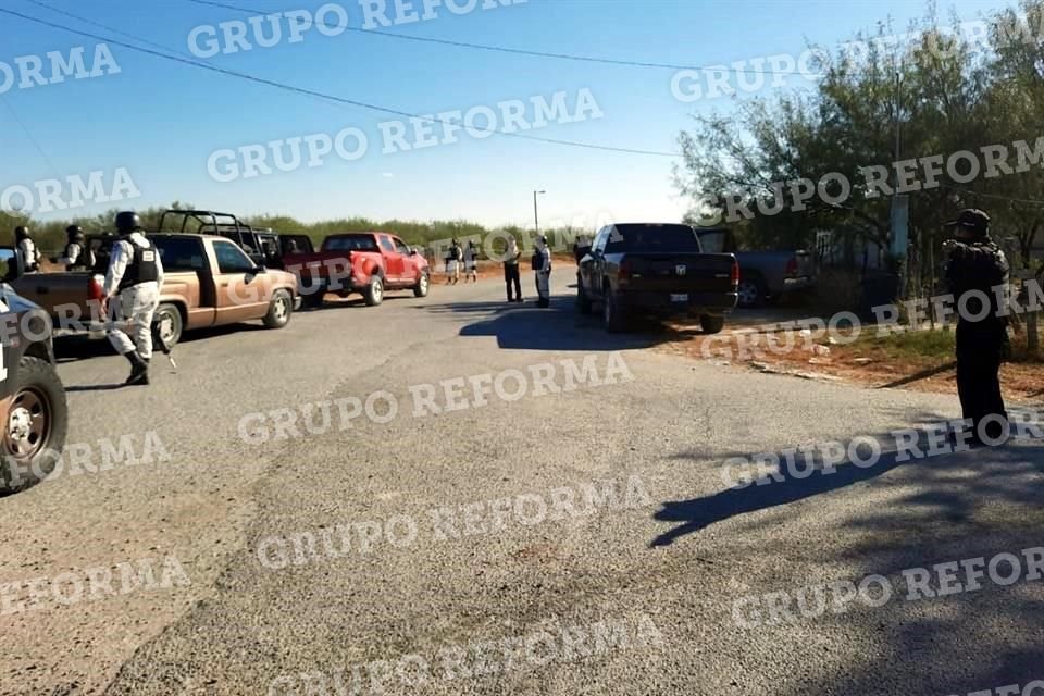Según informes extraoficiales, los hechos ocurrieron a las 6:00 horas en el Centro de esta municipalidad ubicada al oriente de Nuevo León, casi en los límites con Tamaulipas.