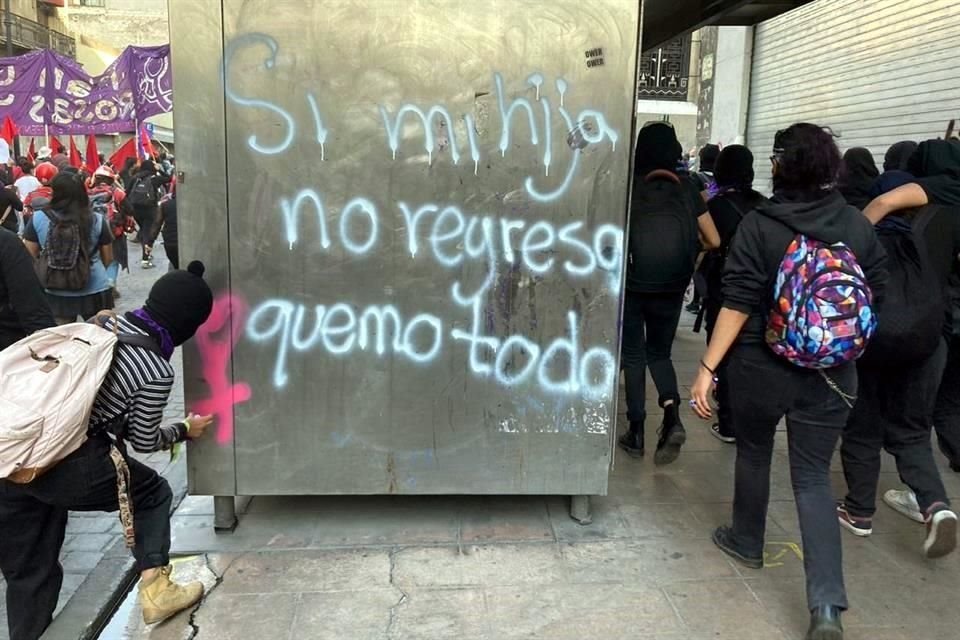 Las manifestantes exigen el cese a la violencia contra las mujeres