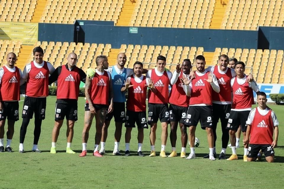 Los felinos cerraron filas para recibir a la Máquina este jueves.