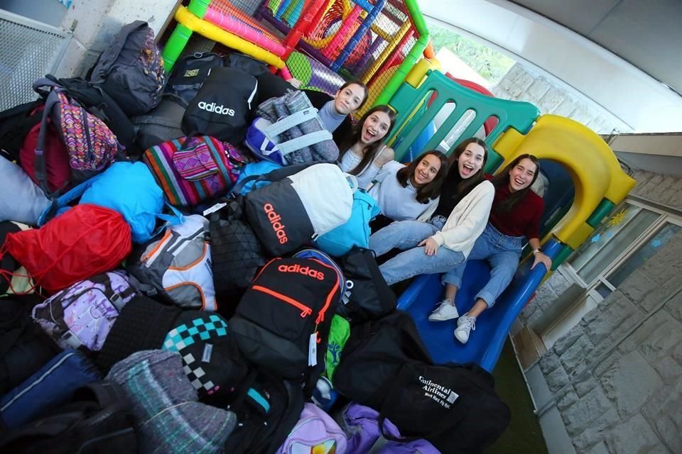 Sara Betancourt, Daniela Cantú, Paulina Farías, Denisse Murillo y Vanessa Zárate