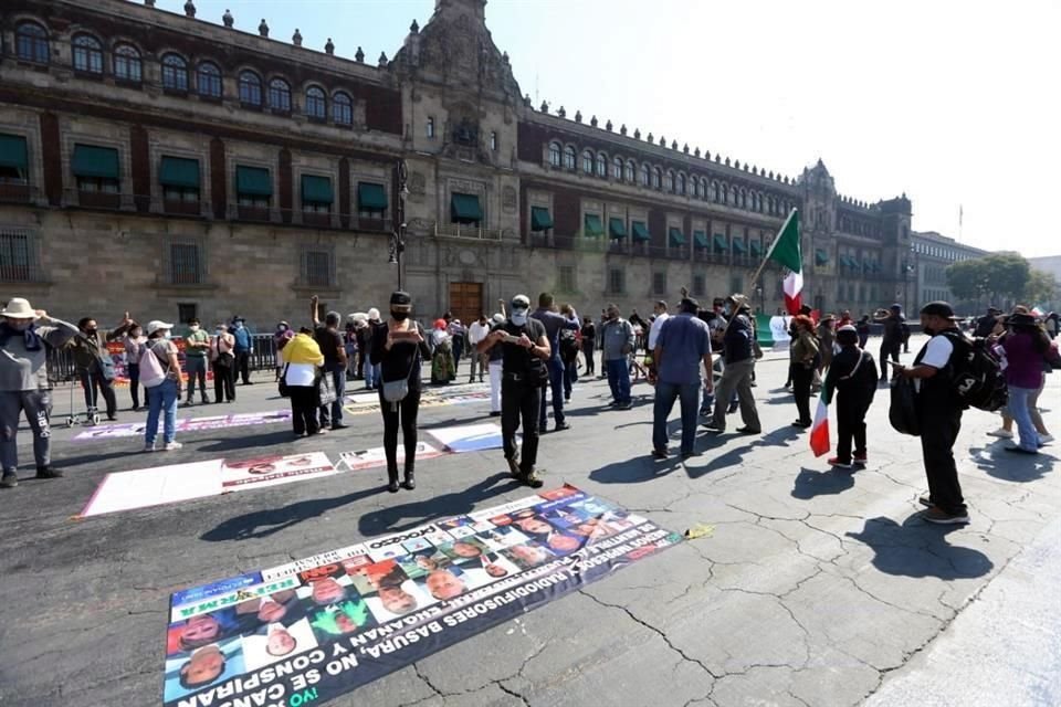 Seguidores del Mandatario también se hicieron presentes en el Primer Cuadro de la Ciudad.