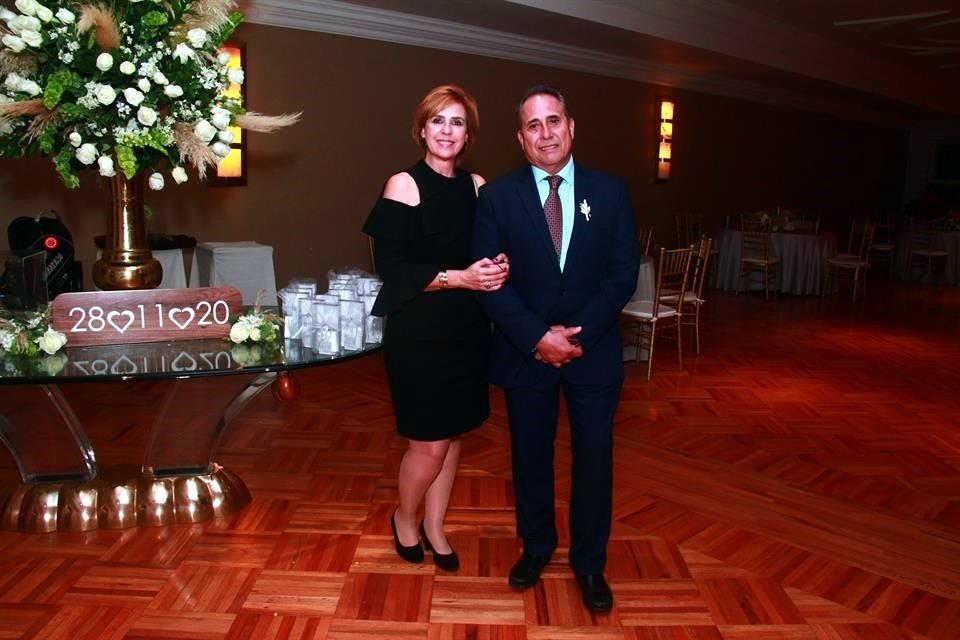 Claudia Villarreal y Rodolfo Sánchez Vela