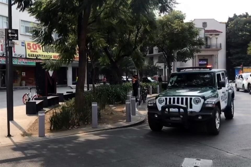 A unas horas de la marcha convocada en memoria del empresario Baptiste Jacques Daniel Lormand, policías recorren calles de Polanco.