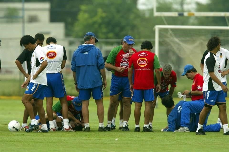 En 2004, Gustavo Campagnuolo sufrió un choque de cabezas con Antonio Sancho y tuvo que dejar las canchas durante tres meses.