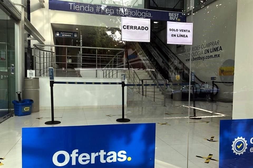 La sucursal de Polanco cerró antes de las 15:00 horas.