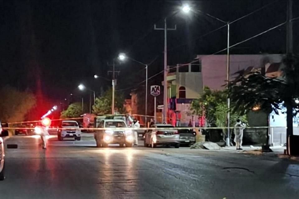 Fue alrededor de las 22:00 horas que se registraron los hechos frente a una vivienda de la Avenida Renacimiento, en el sector Marqués de esta colonia.