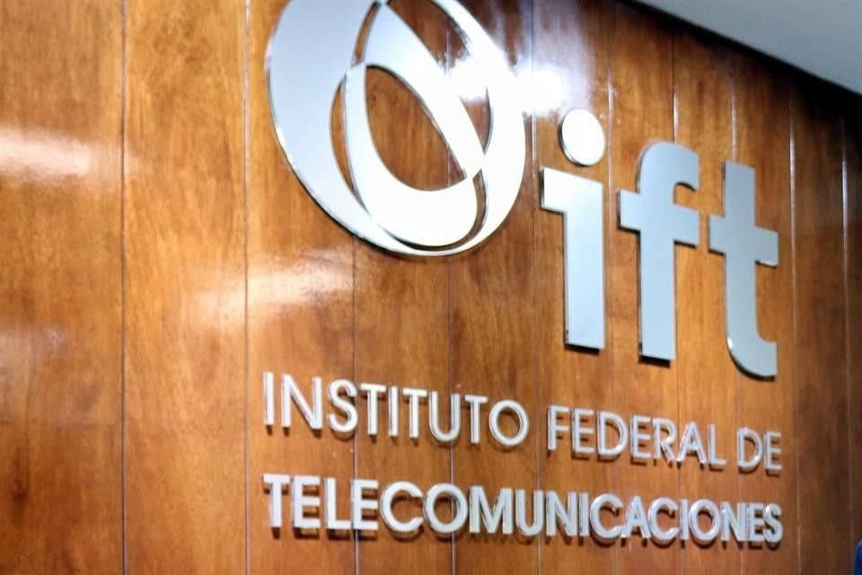 Si el IFT pasara a la SCT, habría un ahorro de mil 500 mdp, según AMLO.