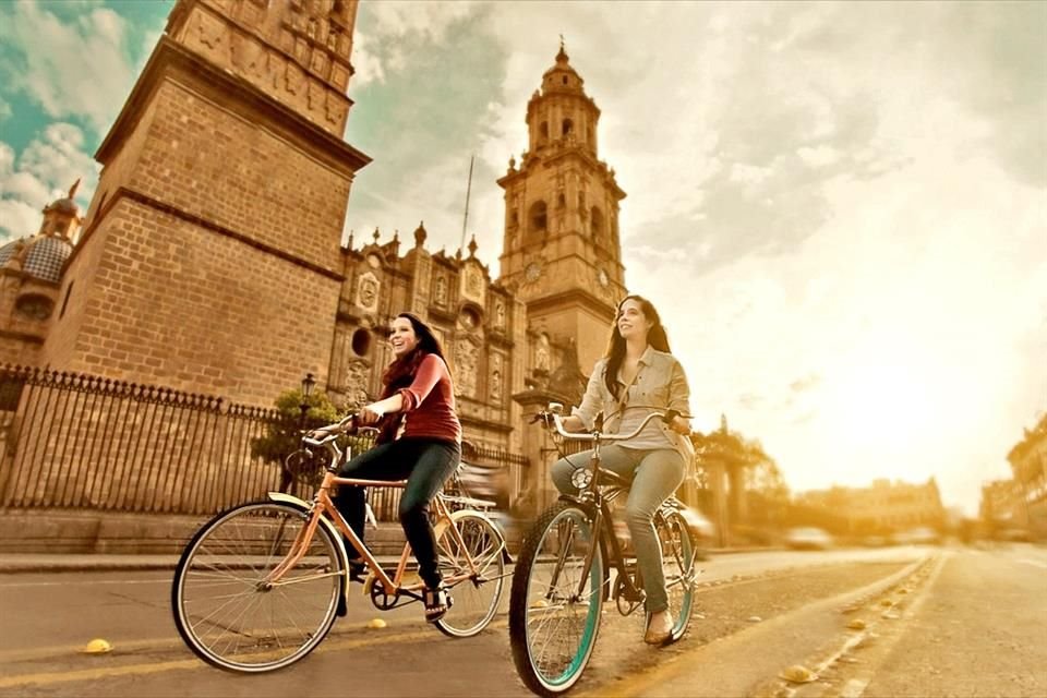 Morelia es un increíble destino para recorrer en bici.