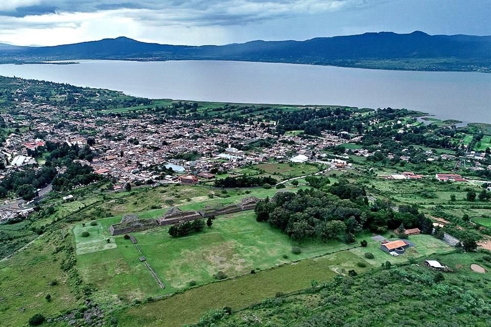 Tzintzuntzan cuenta con hermosas vistas verdes.