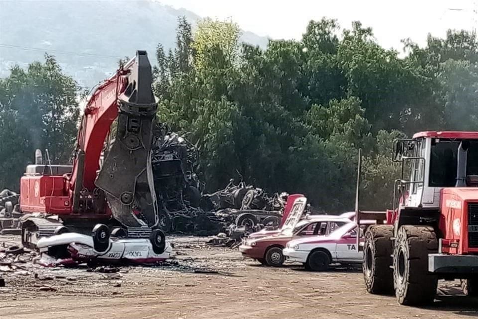 'En total son 570 unidades las que se incluyen en dicho aviso, dado que cuentan con más de 10 años en abandono físico y administrativo por sus propietarios o poseedores dentro de los Depósitos Vehiculares', afirmó la dependencia.  