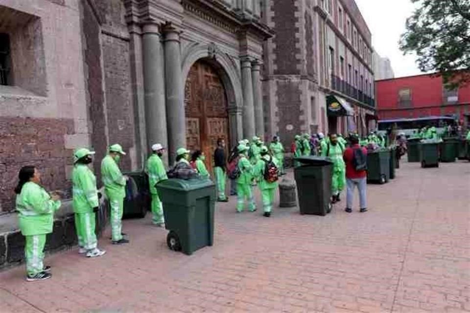 Carecen de seguro médico, de herramientas para protegerse de posibles contagios de Covid-19 o son agredidos y discriminados por su labor, puntualizaron.