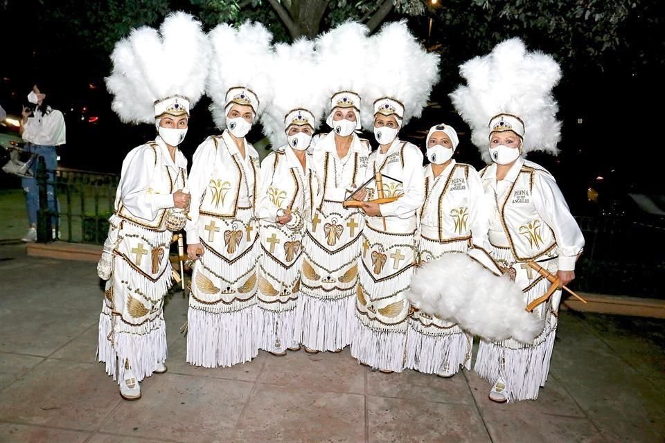 Mayela Reynoso, Paty Tristán, Hannia Lozano, Kathy Ruiz de Bueno, Laura Pérez, Macarena de T eviño y Genoveva de Cobos