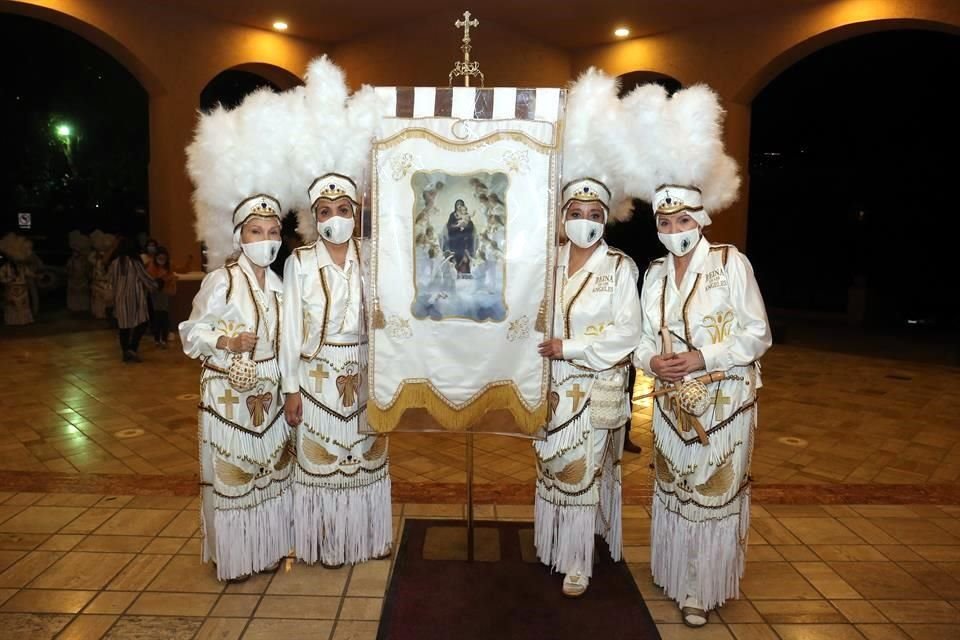 Deyanira de González, Maru Mejía, Silvia Mejía y Olivia de Castillo