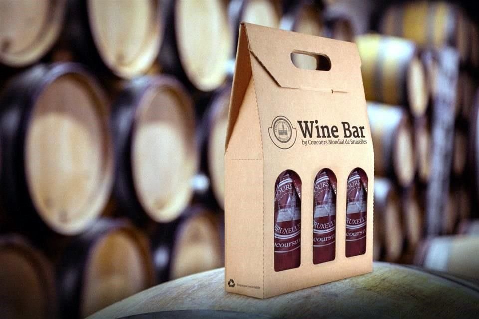 El Wine Bar by Concours Mondial de Bruxelles diseñó una experiencia para sentirse juez de vinos por un día y envía a casa un kit con todo lo necesario para vivir la experiencia.