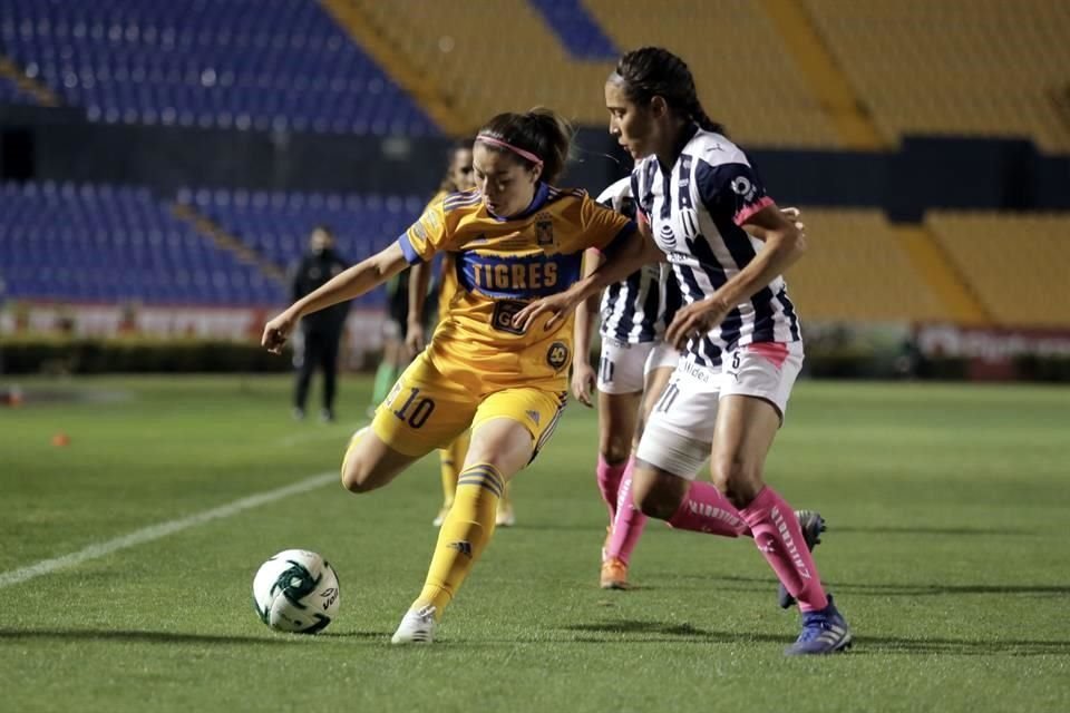 Tigres Femenil pisó durante muchas ocasiones el área de Rayadas.