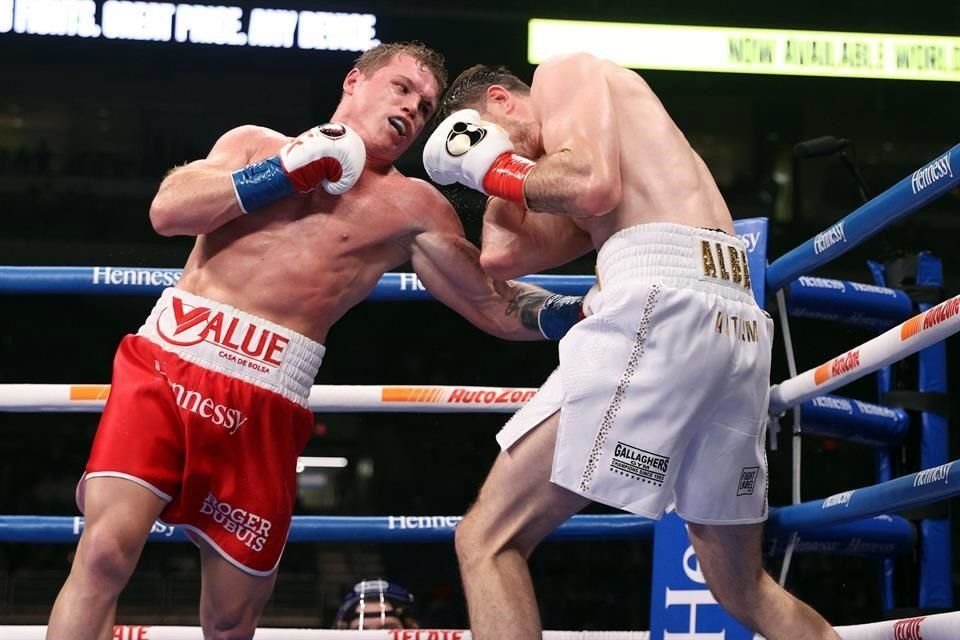 'Canelo' venció la semana pasada al británico Callum Smith.