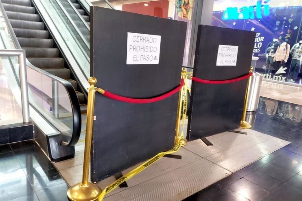 Tras ser clausurado por Salud la noche del sábado, ayer fue restringido uno de los accesos al Showcenter.