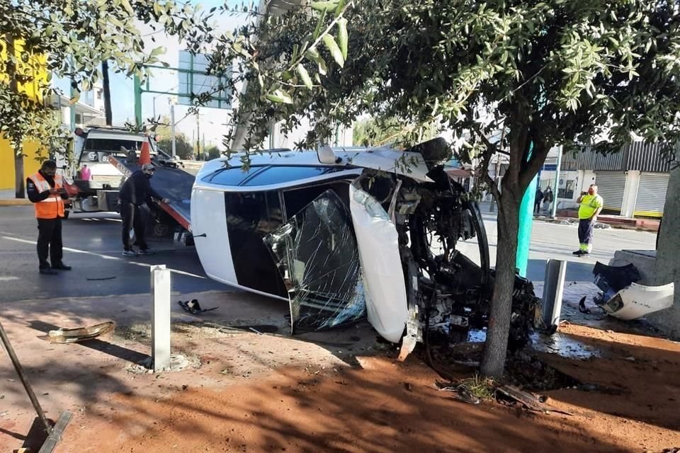 El accidente ocurrió en el cruce de Lincoln y Rodrigo Gómez, en Monterrey.