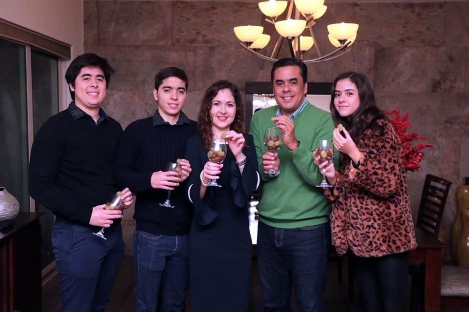 Abelardo García, Sergio García, Gladys de la Garza de García, Abelardo García Palacios y Mónica Maria García de la Garza