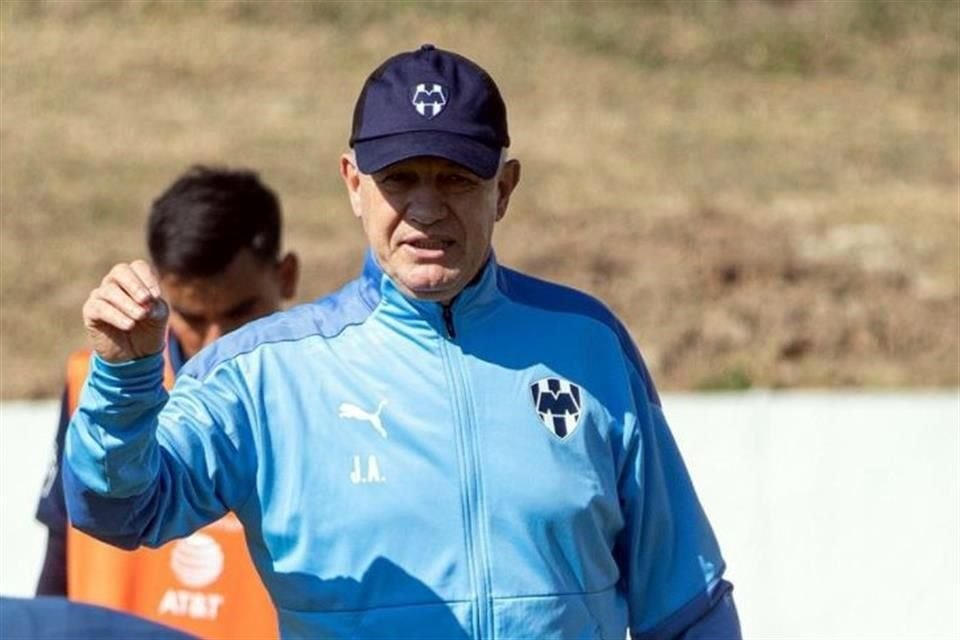 Javier Aguirre no ha contado con Nico Sánchez desde los amistosos contra Santos.