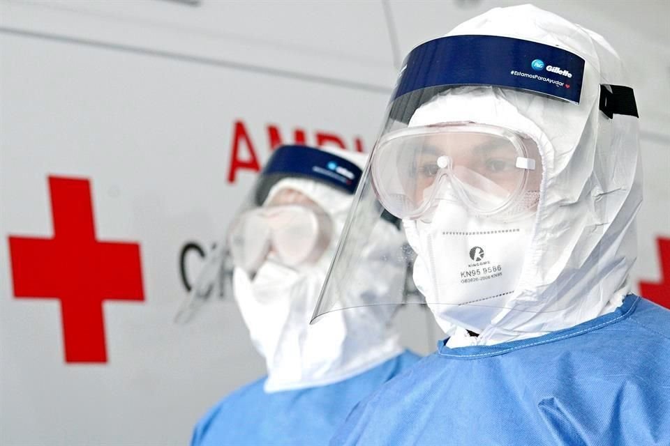 Los paramédicos de la Cruz Roja han realizado más de 2 mil 500 traslados gratuitos de pacientes con Covid.