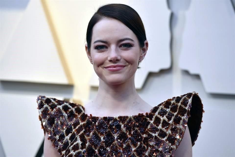 Emma Stone fue captada con una pancita de embarazo en LA.