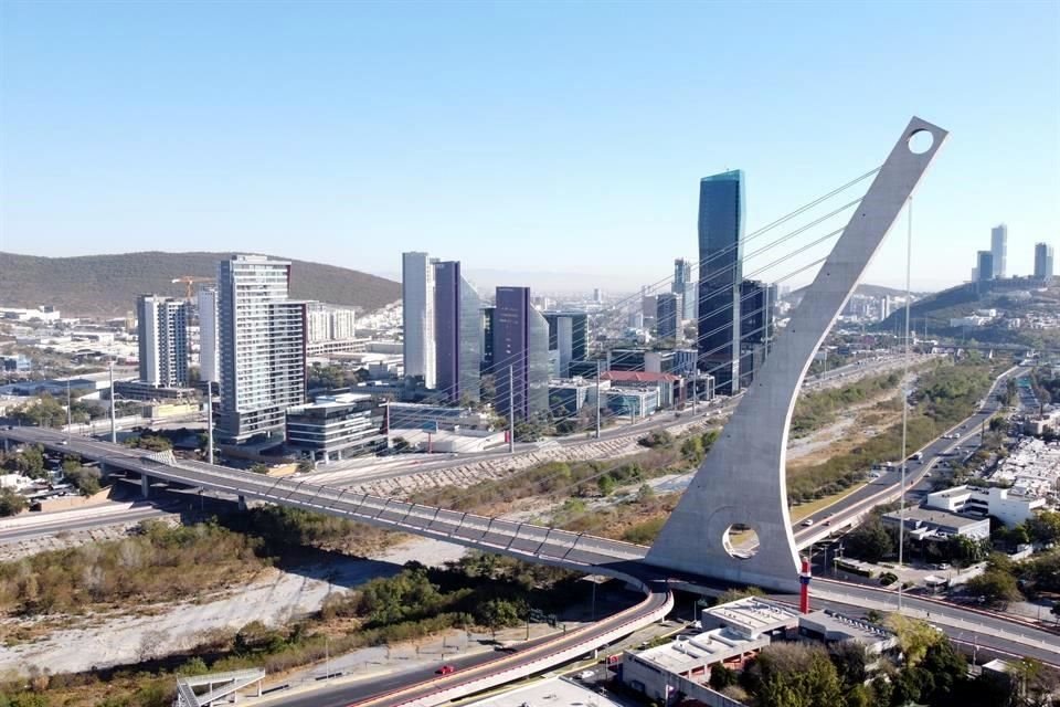 Dentro de las bases aprobadas por los integrantes del Comité de Adquisiciones se estableció que el contrato para la revisión iniciaría el 11 de agosto.