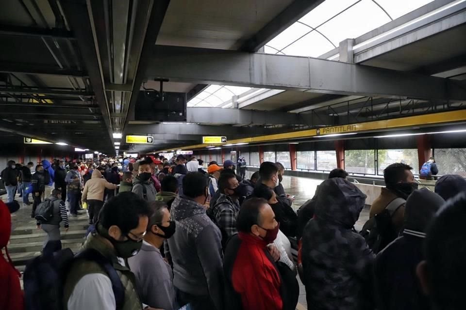 La Semovi precisó que este martes ya operan las líneas 4, 5 y 6 del Metro.