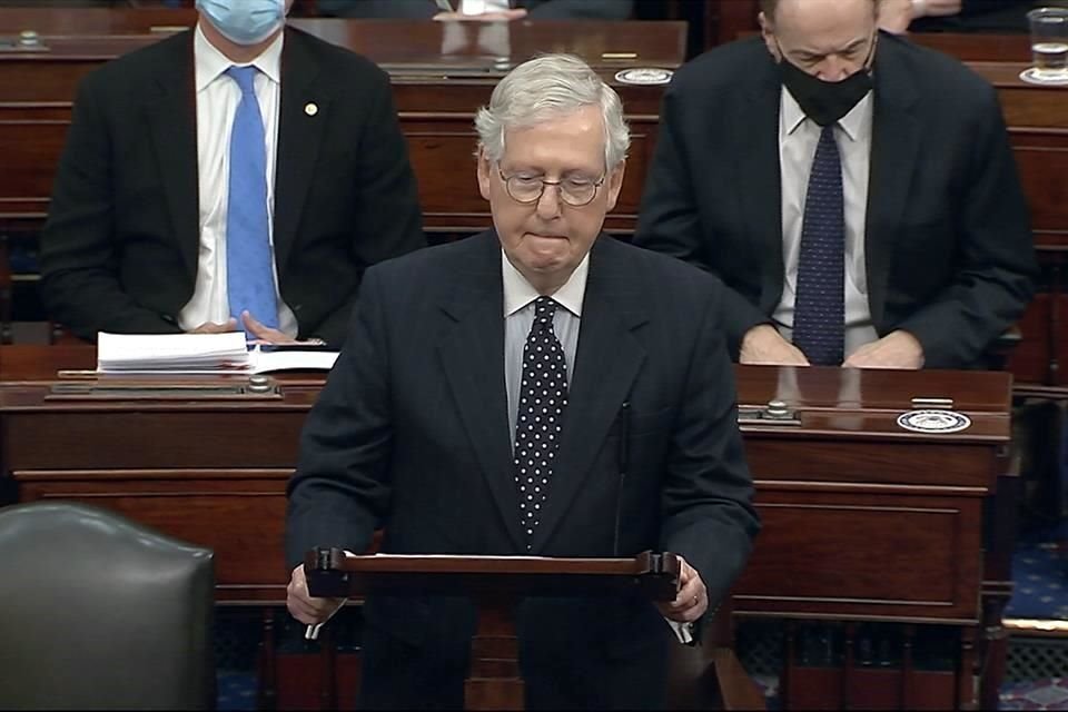 El líder de la mayoría del Senado, Mitch McConnell no se ha pronunciado al respecto, pero reportes afirmaban que habría dicho en privado que los actos del Presidente eran imputables.