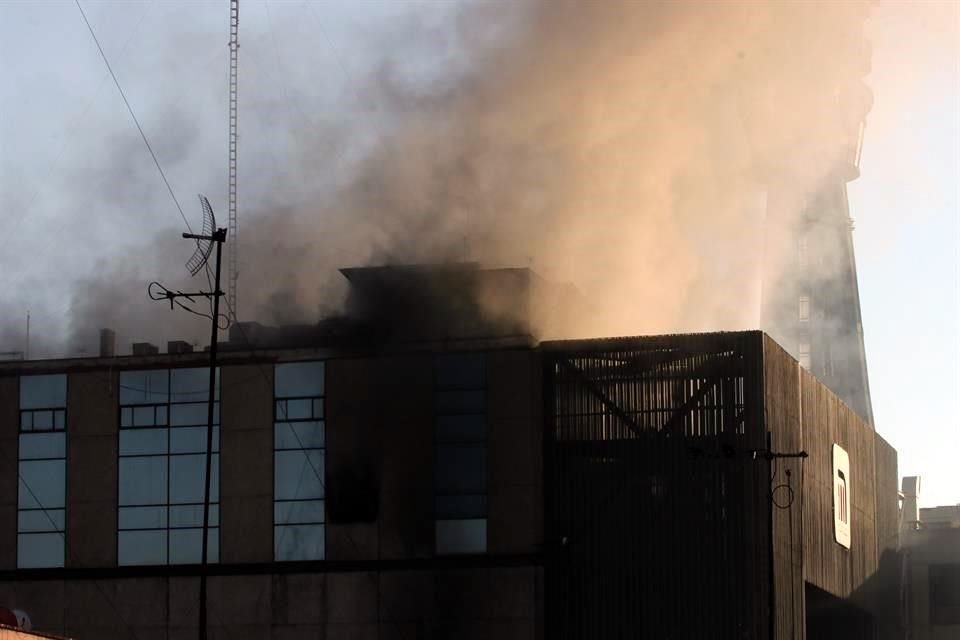 Durante la sesión de la Comisión Permanente del Congreso local se registraron acusaciones y señalamientos de politización luego del incendio en oficinas del Metro.